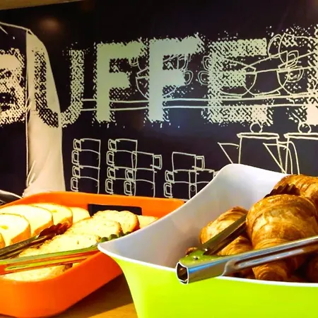 호텔 Ibis Budget Ferrand - Le Brezet - Aeroport 2*