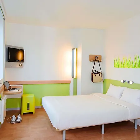 호텔 Ibis Budget Ferrand - Le Brezet - Aeroport 2*