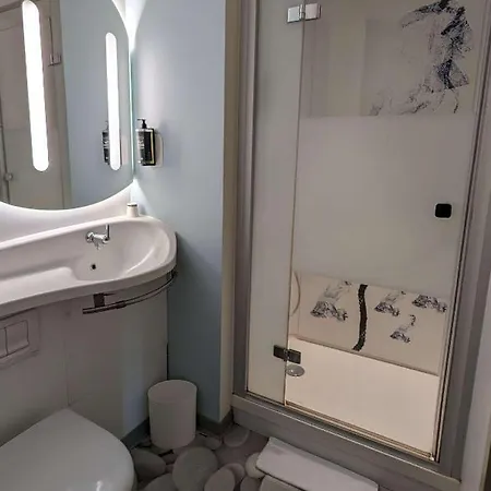 Ibis Budget Ferrand - Le Brezet - Aeroport מלון 2*