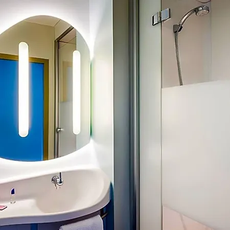 Hotel Ibis Budget Ferrand - Le Brezet - Aeroport